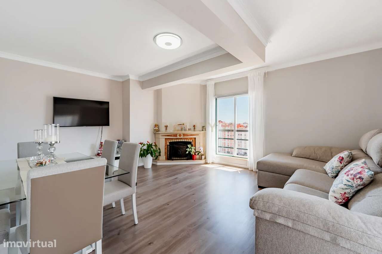 Apartamento T2 em Rio de Mouro, Sintra.-0