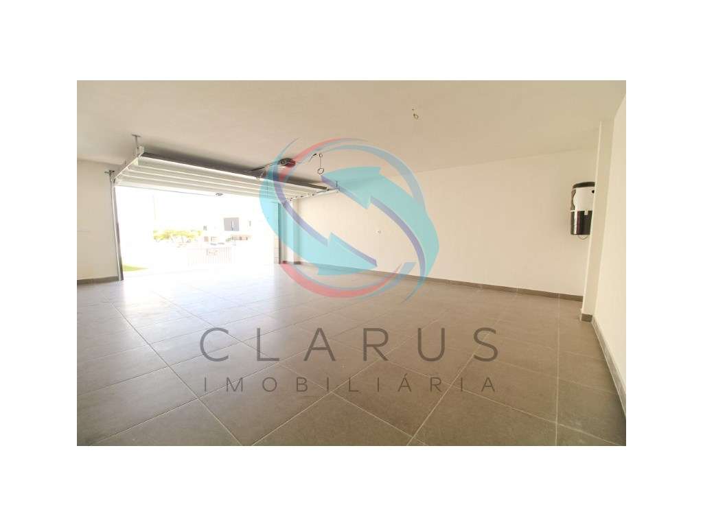 Moradia geminada em Vale de Milhaços-35