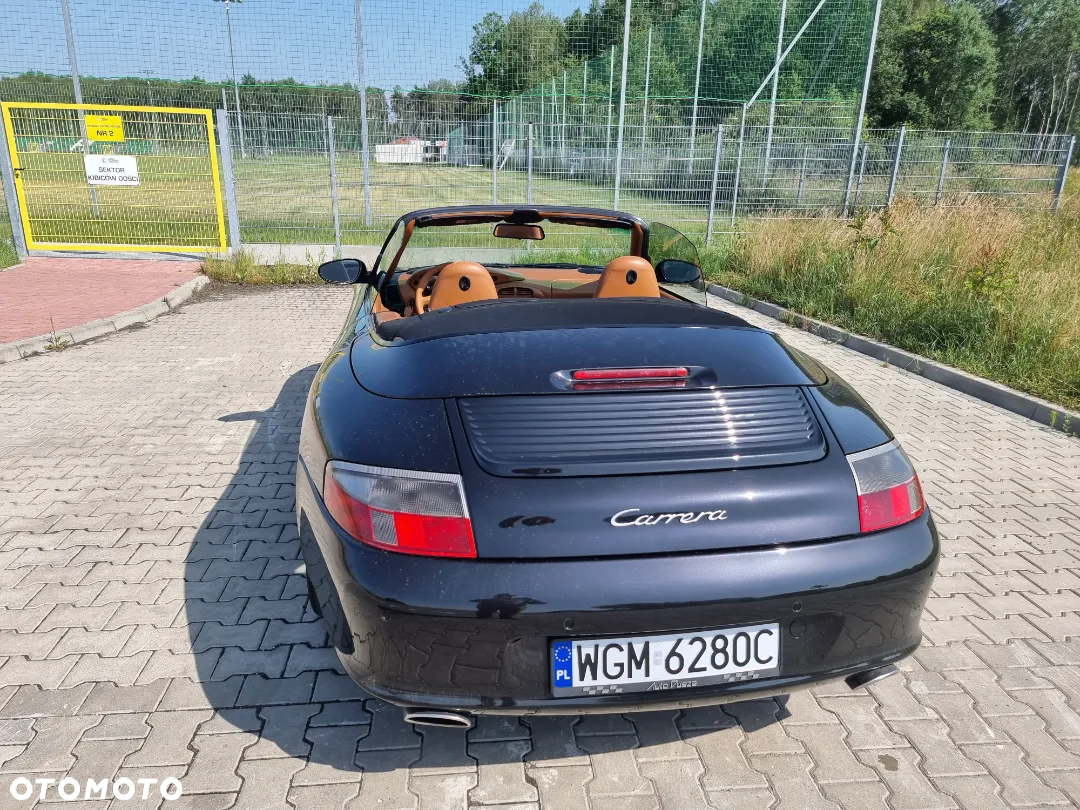 Porsche 911 Carrera - 4