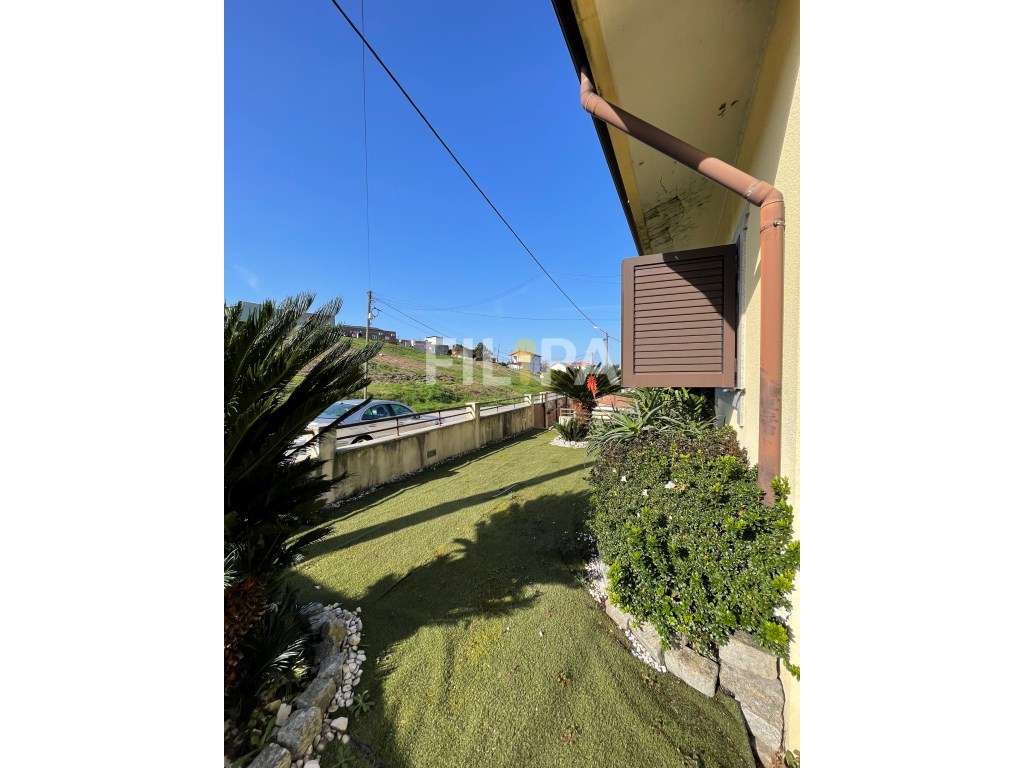 Moradia de 4 frentes com piscina em Campo - Grande imagem: 4/37