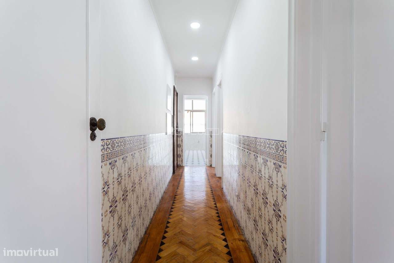 T2 Semi-Renovado com Charme e Luz Natural-17