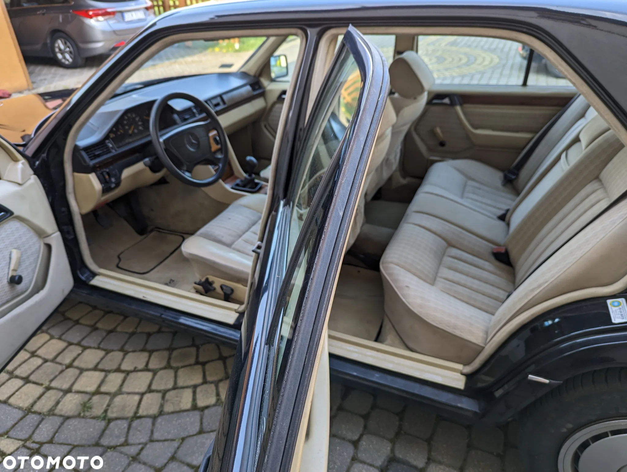 Mercedes-Benz W124 (1984-1993) - 31