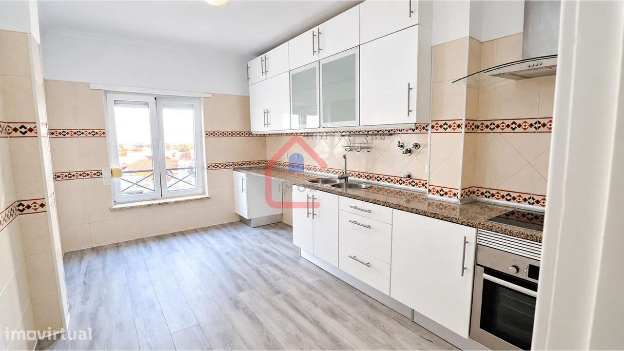 Apartamento T3 em Quinta do Conde-7