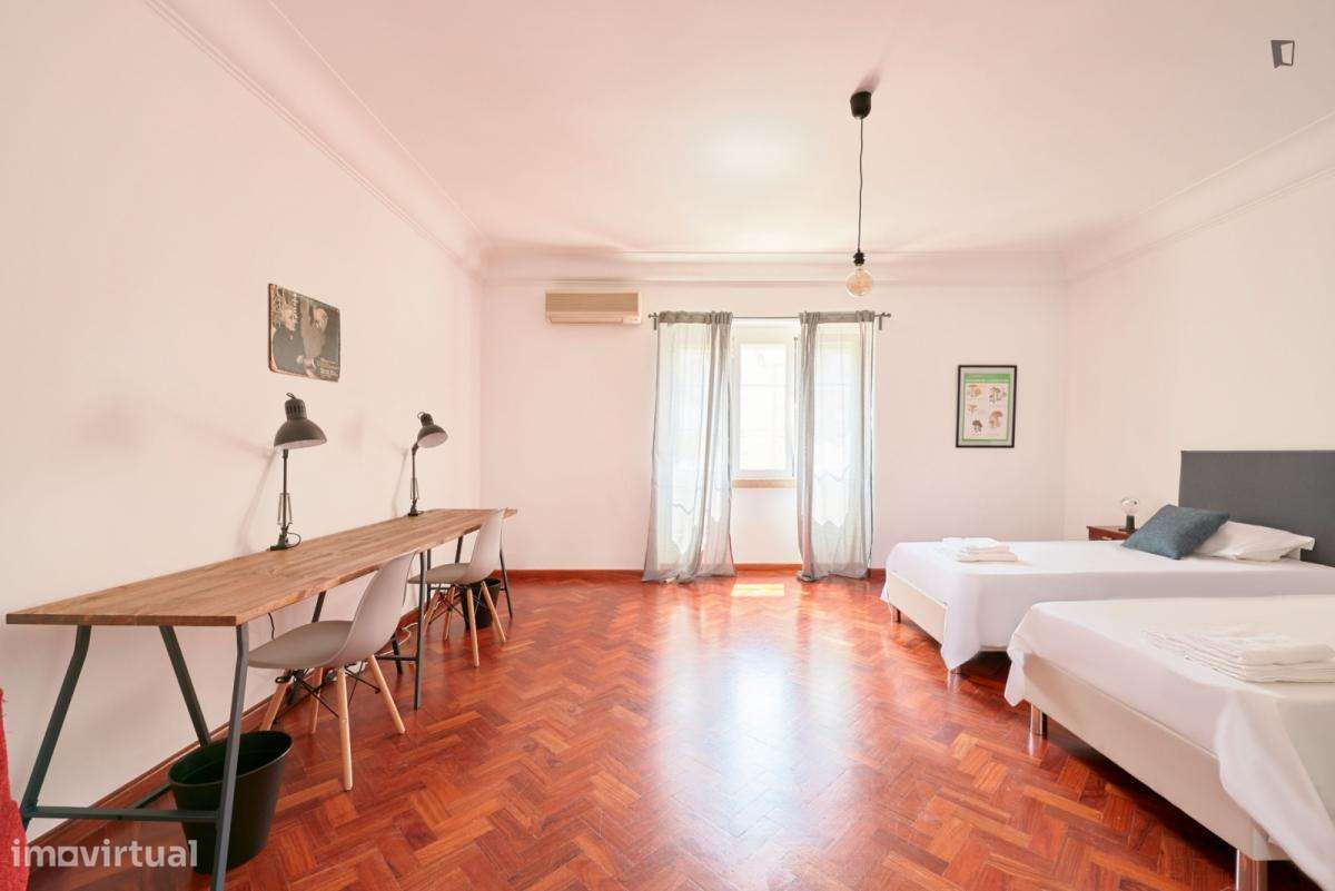 Quarto - localizado em São Sebastião Lisbon - Grande imagem: 5/7