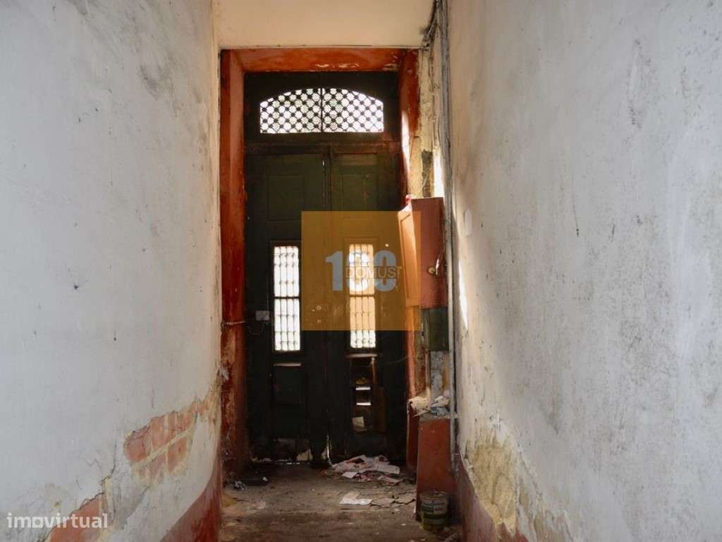 Prédio na Rua de Belmonte - Grande imagem: 4/30