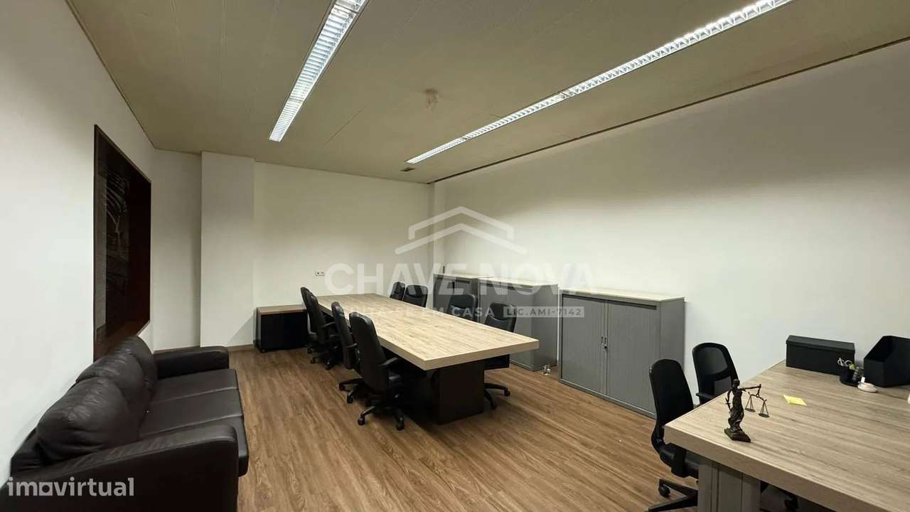 Escritório c/ 37m2 em frente a Estação Metro Galiza (Porto) - Grande imagem: 5/13