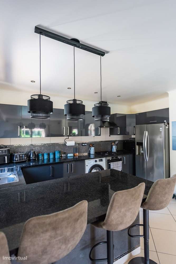 Casa tradicional reformada com grande jardim em Budens-6