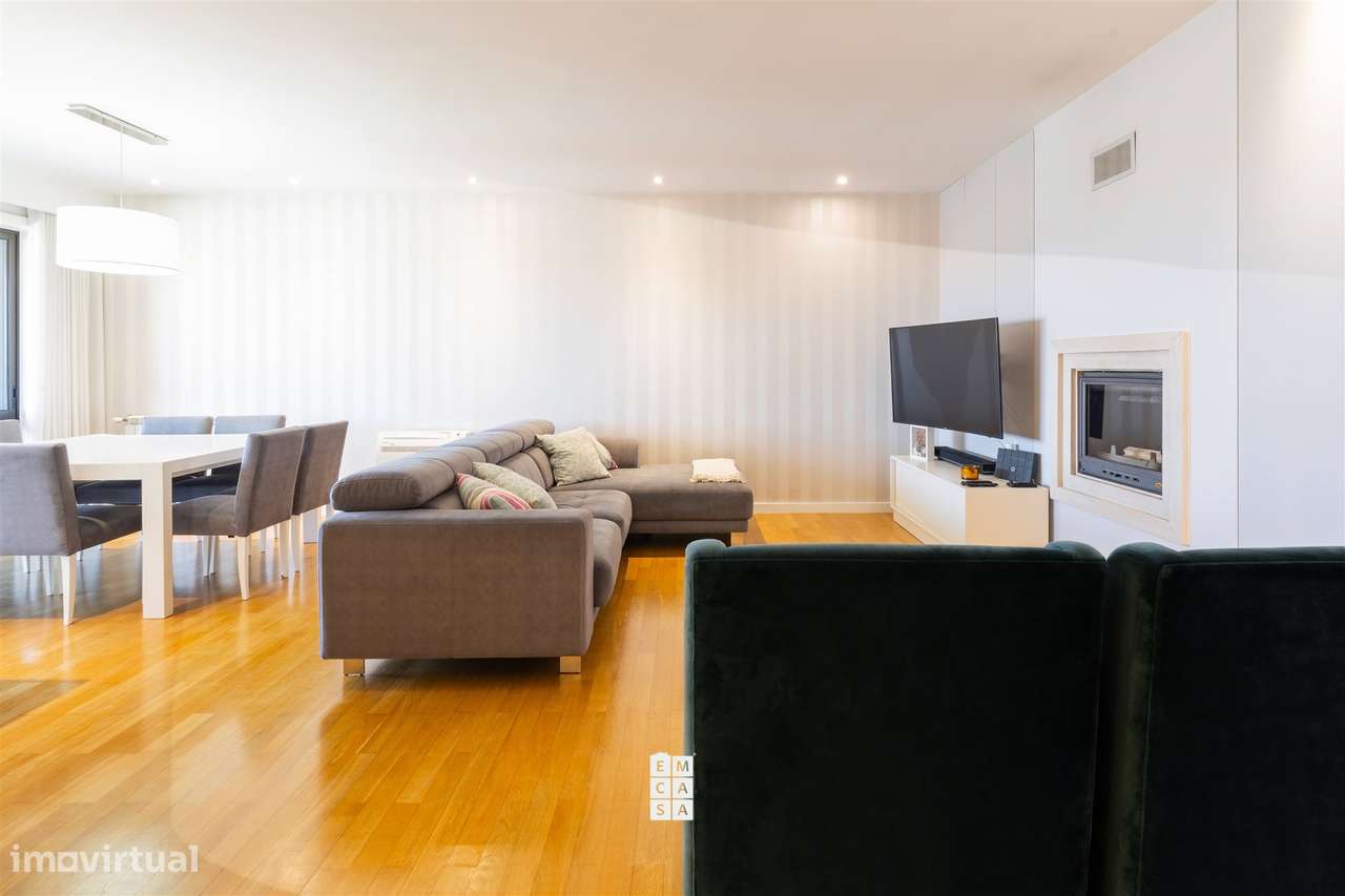 Apartamento T5 DUPLEX Venda em Oliveira de Azeméis, Santiago de Riba-U - Grande imagem: 5/43