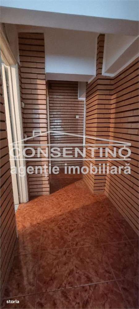 Se vinde imobil edificat in 1984 , cu 4 camere , etaj 2, liber ,Centru - Imagine principală: 4/11