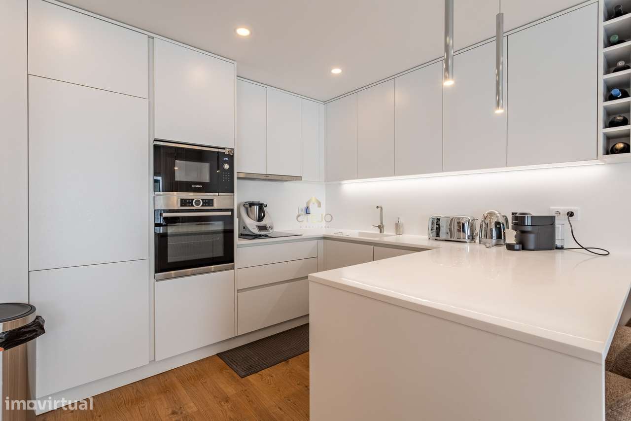 Moradia T2 Moderna com Pátio, Varanda e Chão Radiante – Bairro da Petr-10