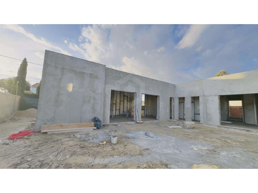 Moradia T3 - inserida em lote 471,25m2 Azeitao - Grande imagem: 5/26