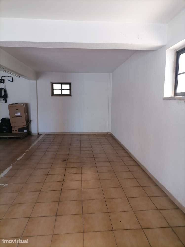 T3 Centro de Queijas, Oeiras. Com Parqueamento e Arrecadação.-51