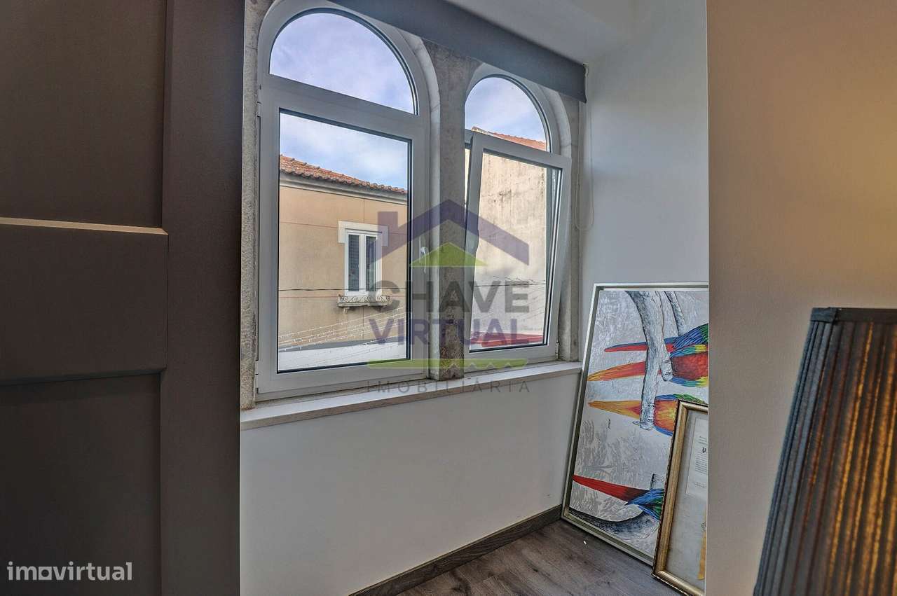Apartamento T3 com Terraço Amplo - Centro Bombarral - Grande imagem: 4/34