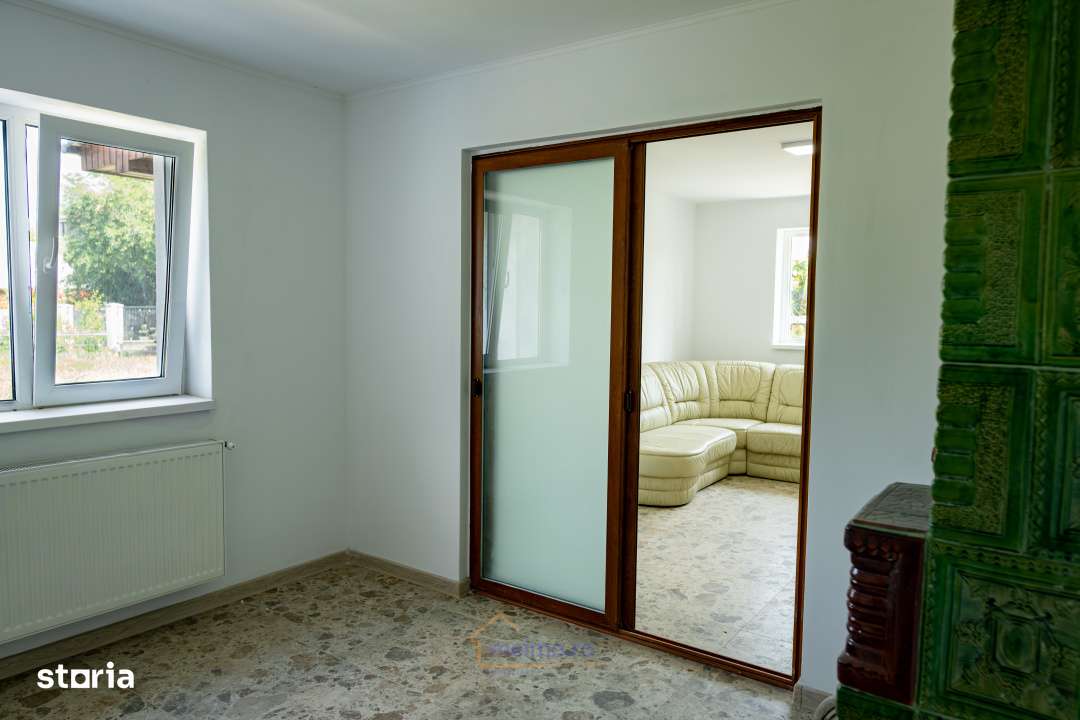 Casa renovata, spatiu pentru familie si gradina - Moinesti-11