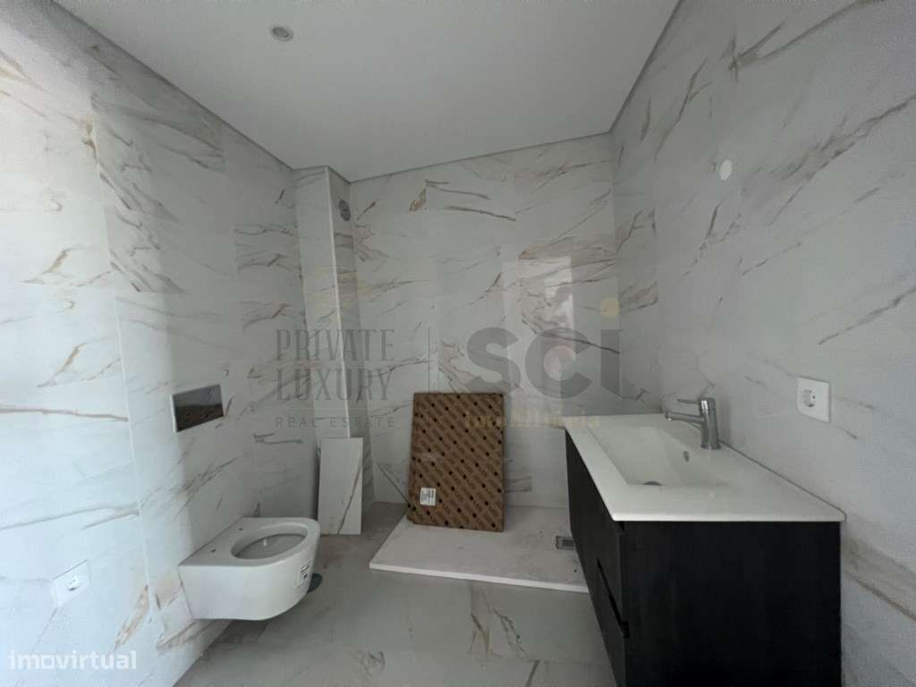 Apartamento T3 em Santa Marta do Pinhal - Grande imagem: 5/22