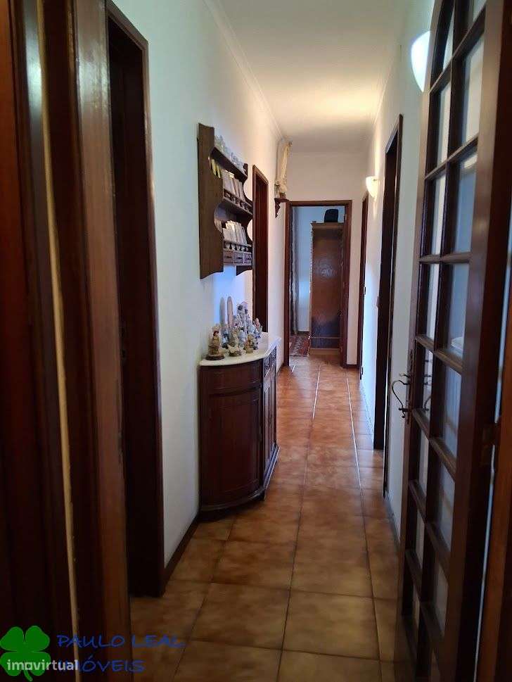 moradia 4 frentes em lote 900 m2 na trofa-10