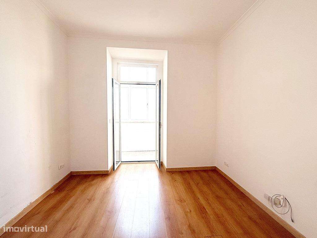 T2+1 pronto a habitar no centro de Lisboa!-13
