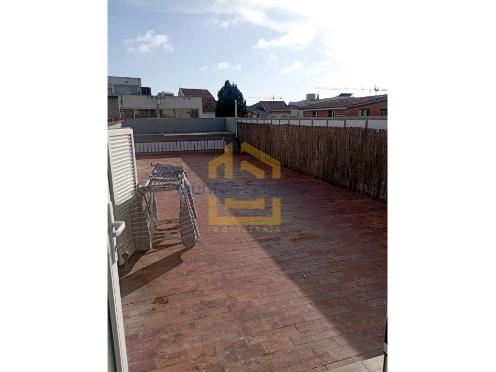 Apartamento T3 Totalmente Renovado com Terraço Privativo - Centro d...-26