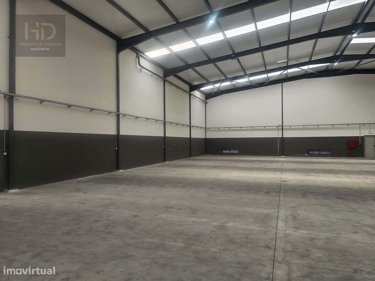 Armazém para venda ou aluguer na zona industrial de Grijó-9