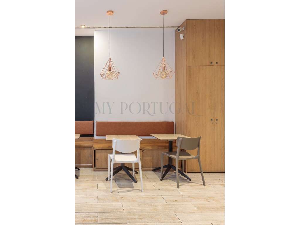 Oportunidade Única em Belém: Trespasse de Creperia/Gelataria de Suc...-10