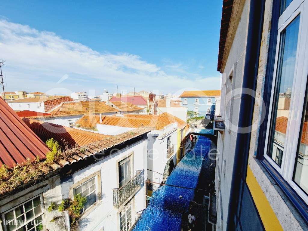 Penthouse T2 em plena Baixa de Setúbal-37