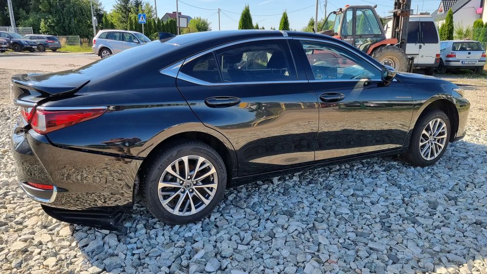 Lexus ES 300h Style Edition 2024