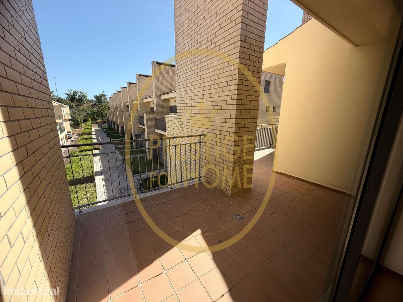 Moradia T5 com Piscina e Garagem Fechada em Condomínio Privado – Boliq-43