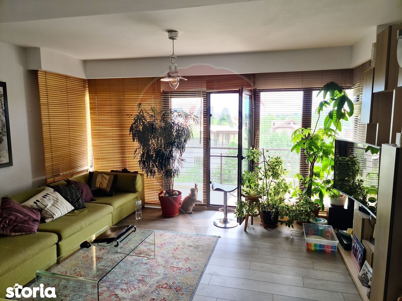 Apartament cu 3 camere de vânzare în zona Sisesti