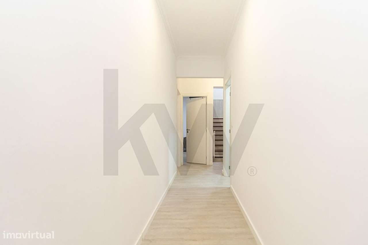 Apartamento T4 Duplex na Amora-6