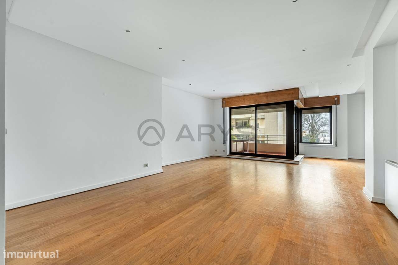 Apartamento T4 na primeira linha do mar - Foz do Douro, Porto - Grande imagem: 4/31