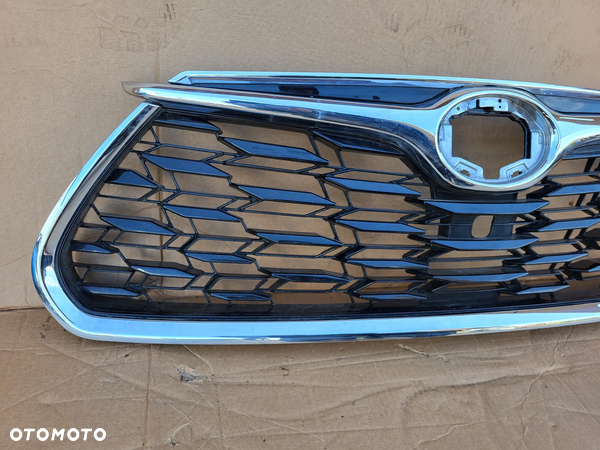 ATRAPA GRILL TOYOTA HIGHLANDER - 2