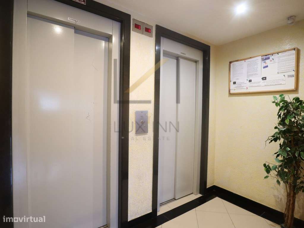 T3 de 130 m2 em Rio de Mouro - elevadores - Grande imagem: 2/29