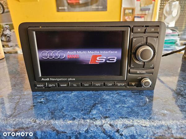 AUDI A3 8P NAWIGACJA RADIO RNS-E KOD 8P0035192S - 1