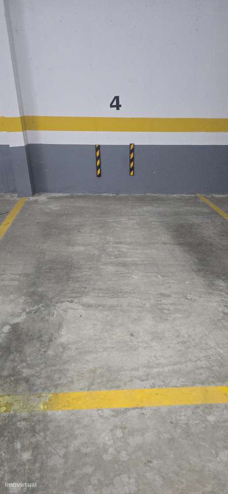 T1 com parqueamento e arrecadação - Grande imagem: 5/6