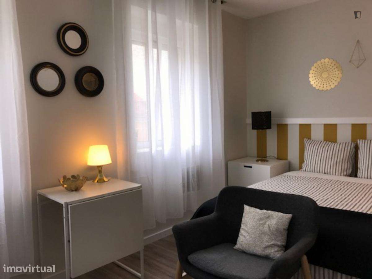 Estúdio - localizado em Campolide Lisbon - Grande imagem: 2/10