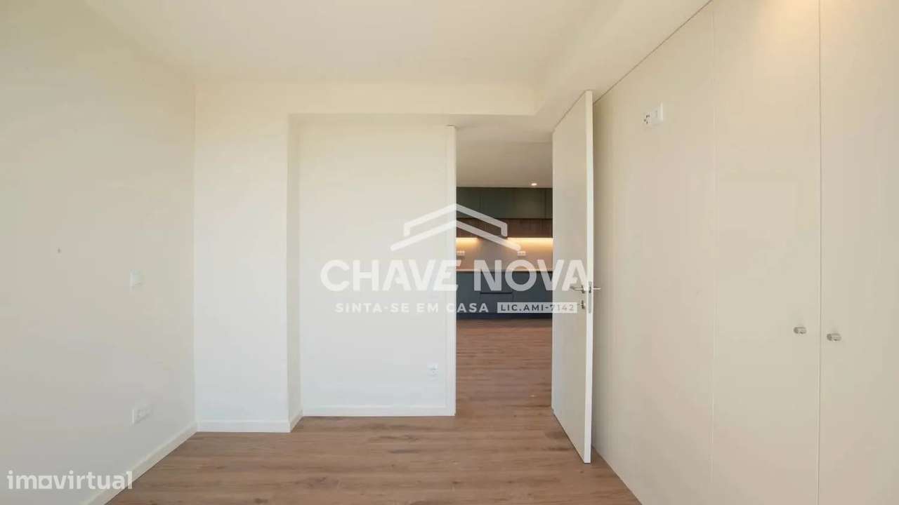 T2 Novo c/ Lugar de Garagem em Mafamude (Gaiashopping)-3