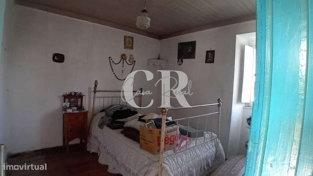 Moradia em pedra em Figueiró dos Vinhos com terreno e poço de água-13