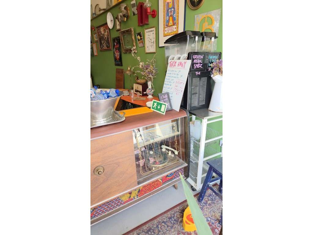 Espaço Comercial Junto ao Panteão-18