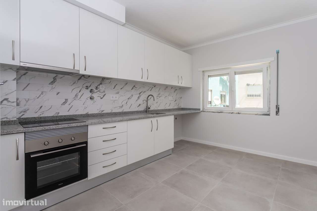 Casal Do Marco Apartamento T3 Totalmente Remodelado
