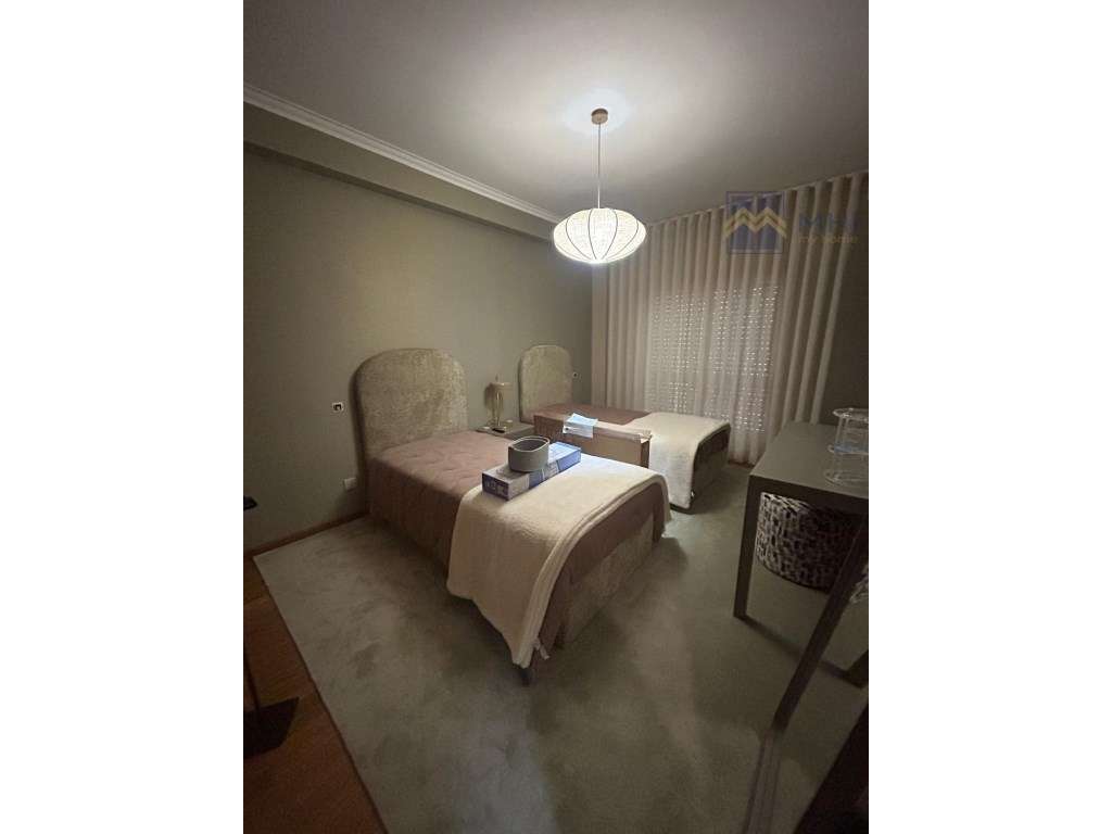 Excelente Apartamento T3 com Terraço em Condomínio Fechado-14