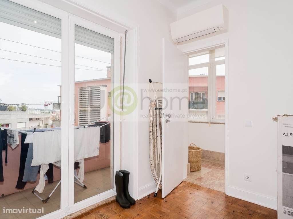 Apartamento T4+ 1 na Lapa-36
