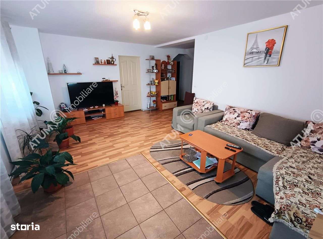 Casa spatioasa cu 5 camere 2 bai si pivnita in Sibiu zona Selimbar - Imagine principală: 2/16