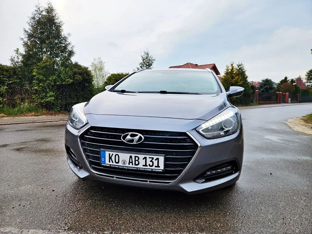 Hyundai i40 Kombi blue 1.7 CRDi Family 2017