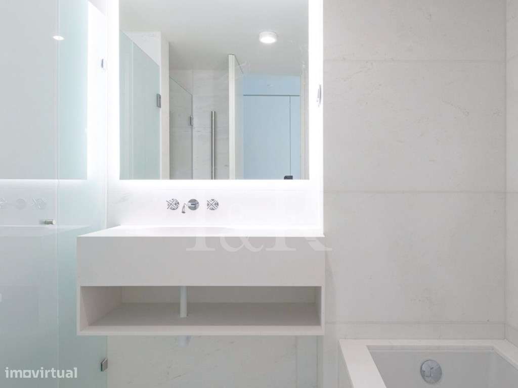 Apartamento T2 com estacionamento junto à Av. Liberdade - Grande imagem: 5/9