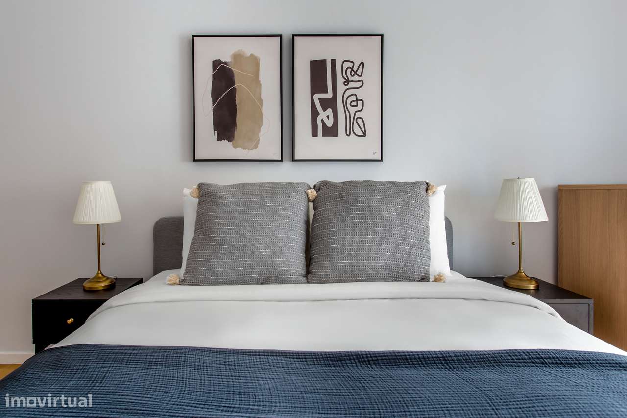 Apartamento T2 mobilado c/ garagem para arrendamento - Grande imagem: 2/17