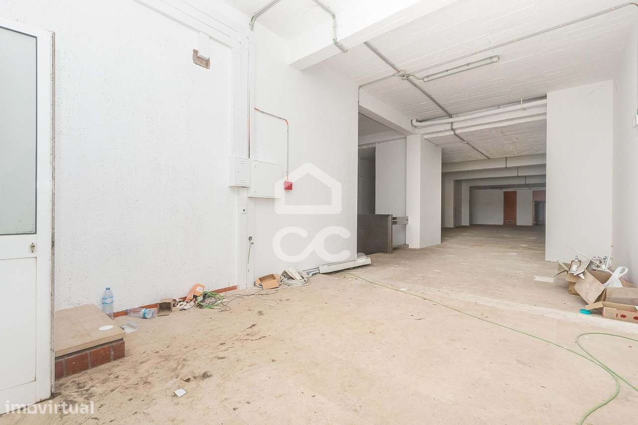 Espaço comercial com 771 m2 no centro de Vendas Novas - Grande imagem: 3/14