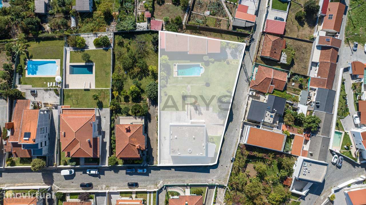 Moradia T4 com Piscina - Nogueira, Braga-41