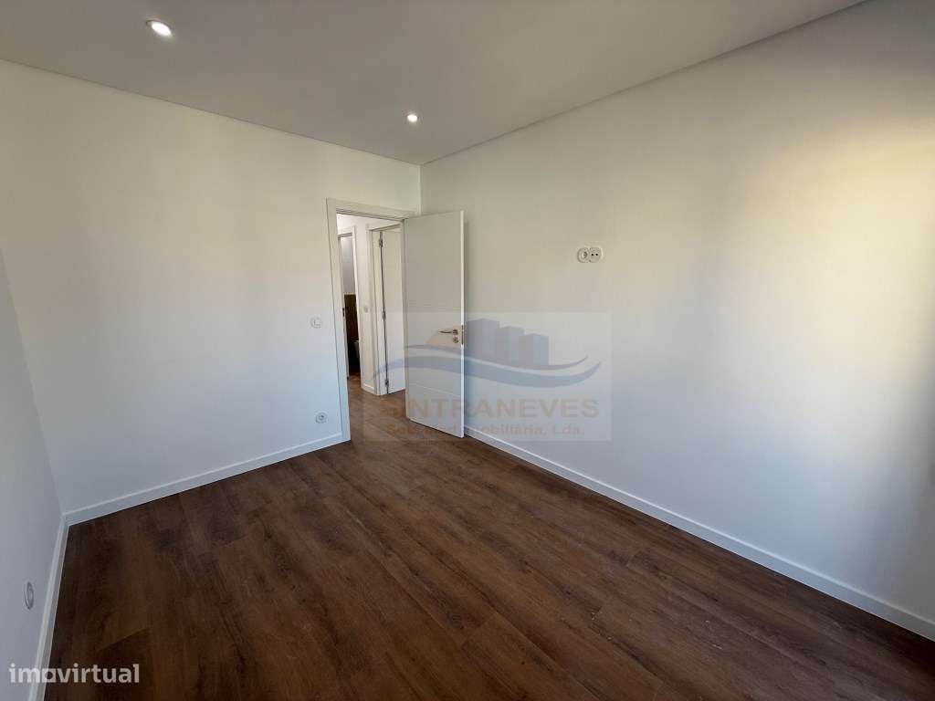 T2 Remodelado com Duas Varandas Amadora 289.000€ - Grande imagem: 5/20