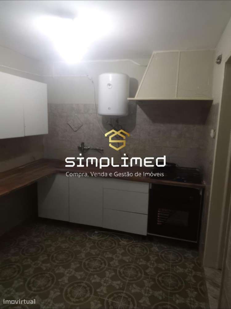 Moradia T2 localizada em Tomar com Logradouro-13