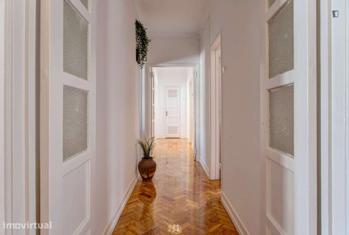 Quarto - localizado em São Sebastião Lisbon - Grande imagem: 2/8